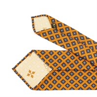 Cravatta in twill di seta arancione con stampa geometrica Immagine alternativa
