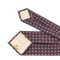 Cravatta in twill di seta blu con stampa floreale Immagine alternativa