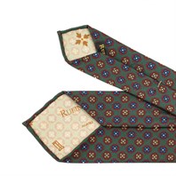 Cravatta in twill di seta verde con stampa floreale Immagine alternativa