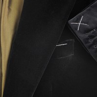 Single-breasted black velvet jacket Alternative Image