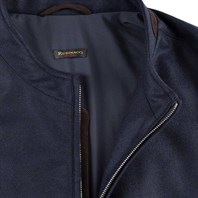 Blue vest in wool and cashmere Alternative Image