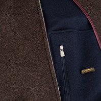 Brown cashmere outdoor vest Alternative Image