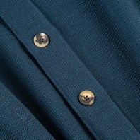 Overshirt in seersucker a righe blu e verde  Immagine alternativa