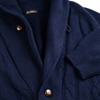Cardigan a trecce in cashmere blu Immagine alternativa