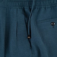 Pantalone leisure in seersucker a righe blu e verde  Immagine alternativa