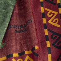 Minorca scarf in burgundy cashmere Alternative Image