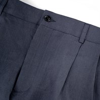 Bermuda in lino blu Immagine alternativa